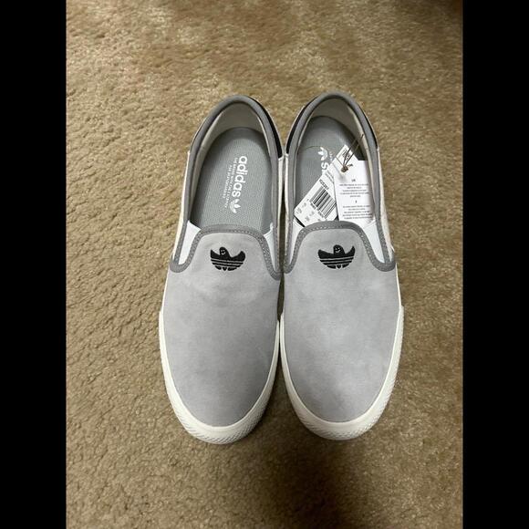 Adidas men shoes unused size 10.5 - Picture 1 of 5